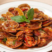 Pipi Stir-Fried with Chili Paste